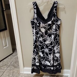Nine West Black and White Sleeveless V-Neck Mini Dress